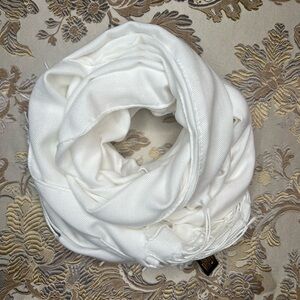 White Pashmina Scarf – Luxuriously Soft, 64” x 26” ❄️